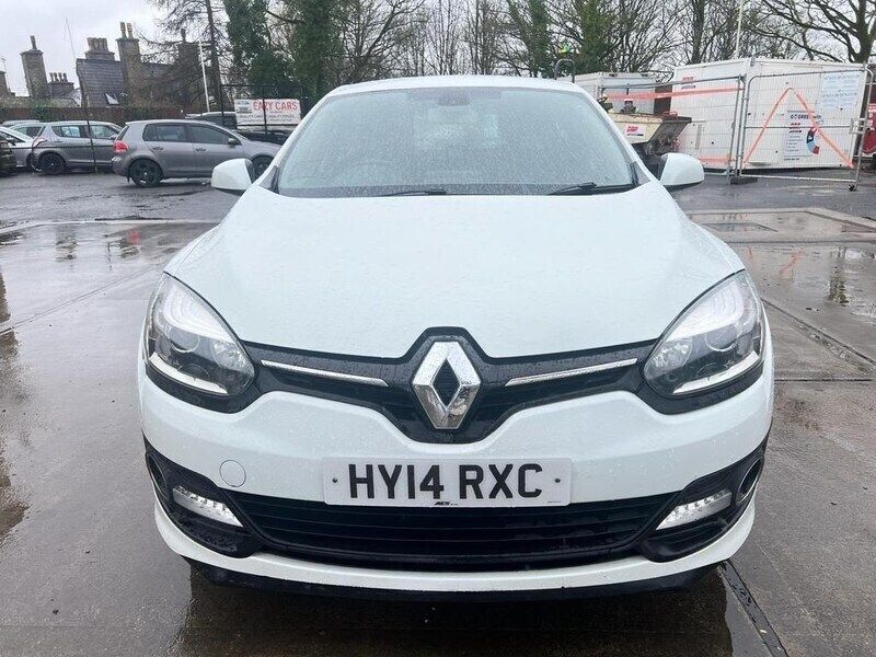 White Used 2014 Renault Mégane III Dynamique Hatchback | £3,150 (Good price) - Image 1/4