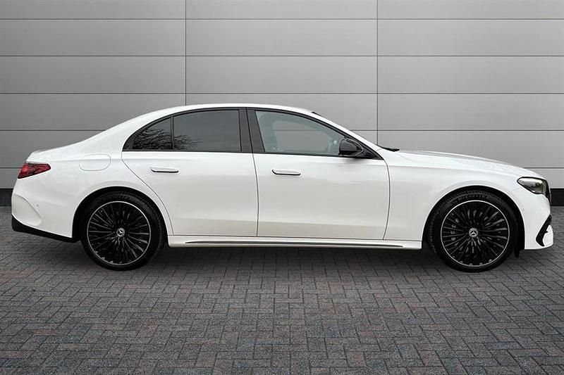 Used Mercedes E300 Urban 313 HP (230 kW) 2025 Opalite white bright Sedan