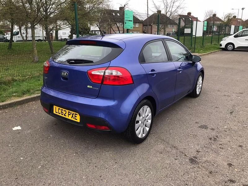 Used Kia Rio 107 HP (78 kW) 2012 Blue Hatchback