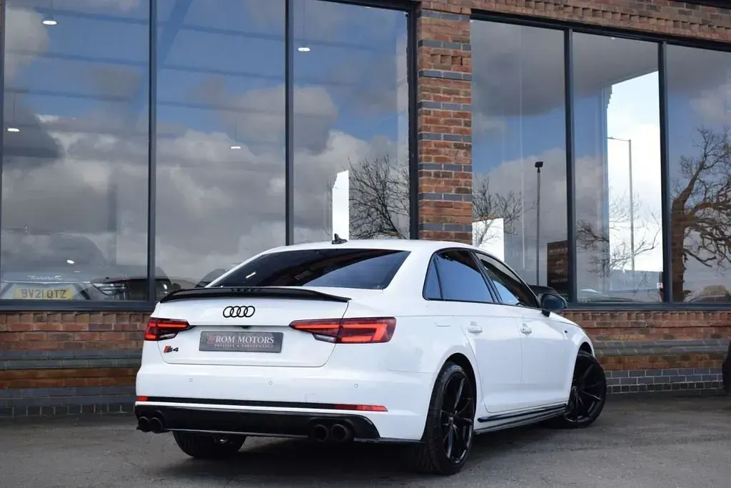 Used Audi S4 Comfort 354 HP (260 kW) 2018 White Sedan