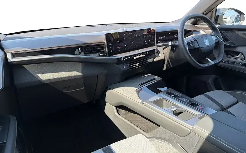 Used Vauxhall Grandland X GSe 145 HP (106 kW) 2025 Grey SUV
