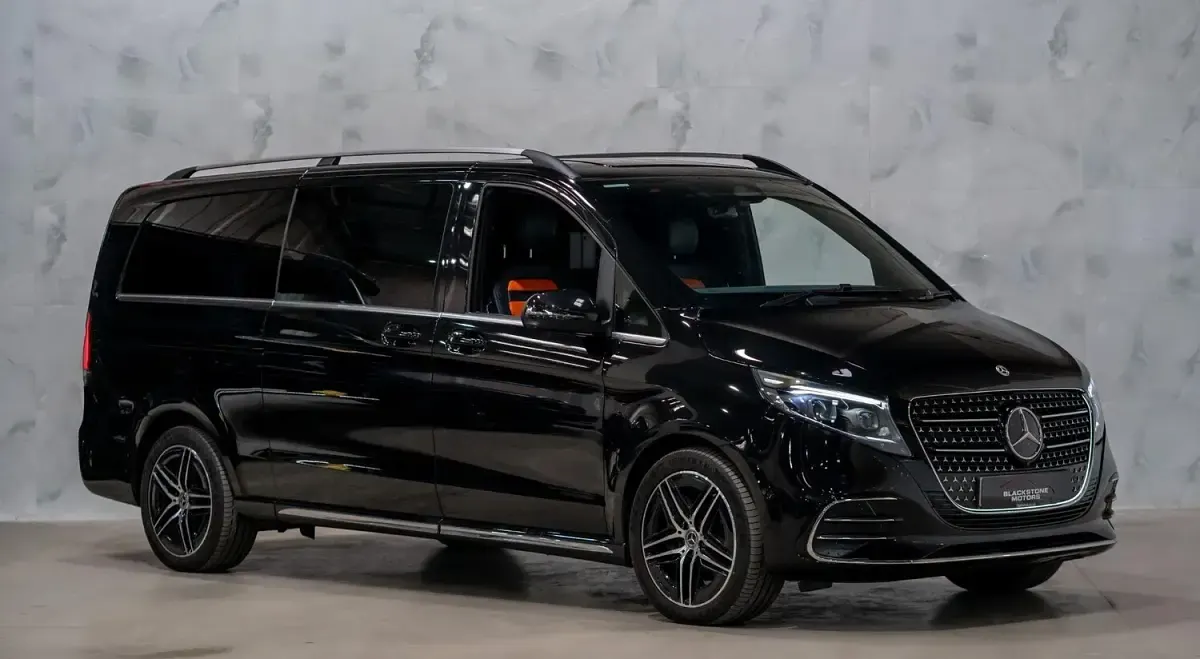 Used Mercedes V300 AMG line 237 HP (174 kW) 2025 MPV