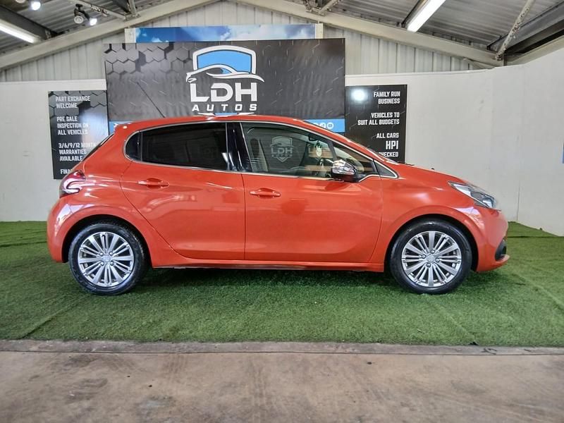 Used Peugeot 208 Allure 2018 Orange Hatchback