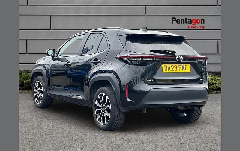 Used Toyota Yaris Cross Design 113 HP (83 kW) 2023 Black SUV