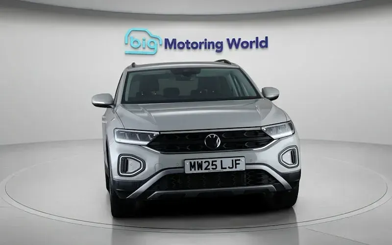 Usado VW T-Roc Match 116 HP (85 kW) 2025 Cinzento SUV