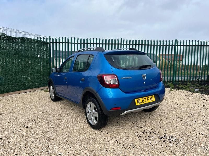 Used Dacia Sandero Lauréate 90 HP (66 kW) 2013 Blue Hatchback