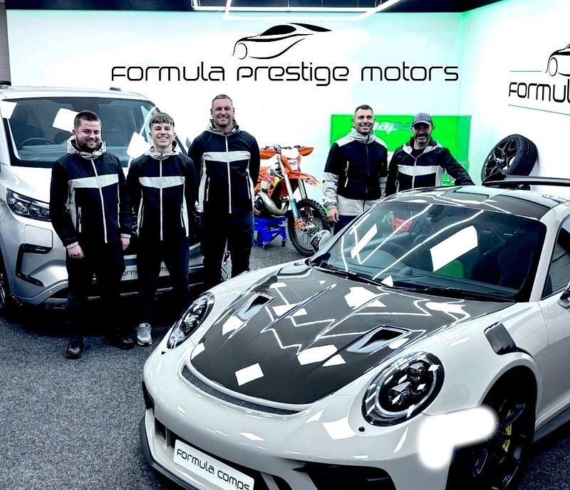 Used Ford Tourneo Titanium 170 HP (125 kW) 2025 Grey MPV