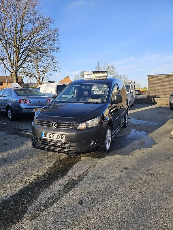 Used VW Caddy 75 HP (55 kW) 2012 Black MPV
