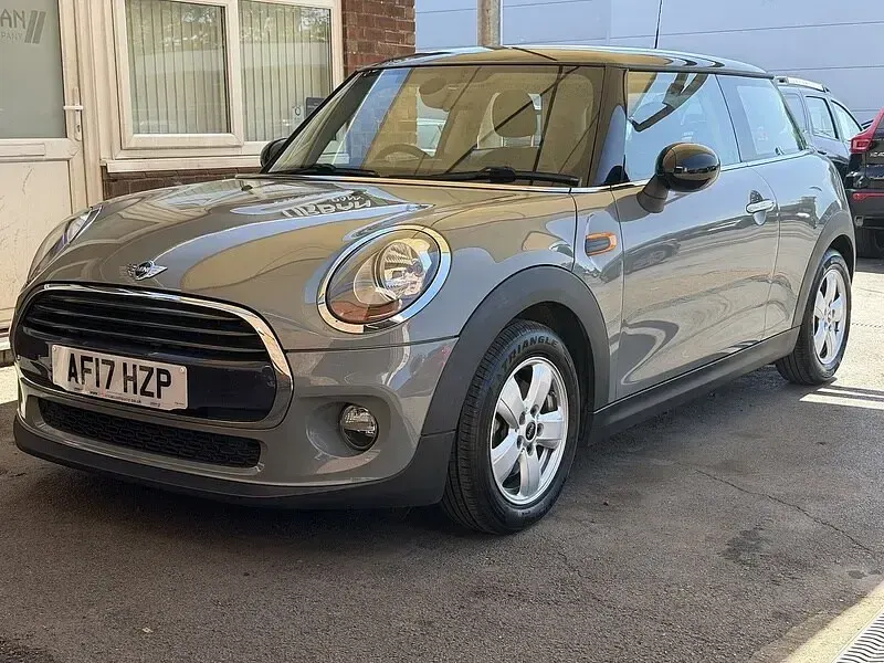 Used Mini Cooper Hatch 135 HP (99 kW) 2017 Grey Hatchback