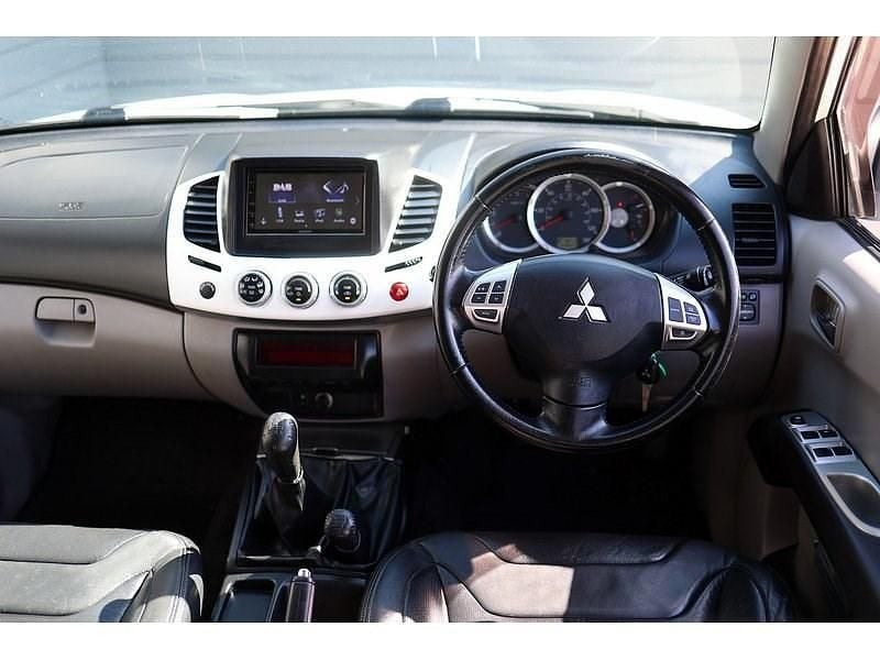 Used Mitsubishi L200 176 HP (129 kW) 2012 White Pickup