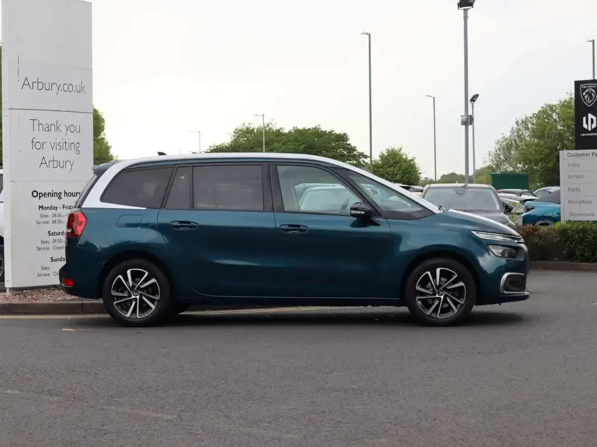 Used Citroën C4 SpaceTourer PureTech 128 HP (94 kW) 2022 Blue MPV