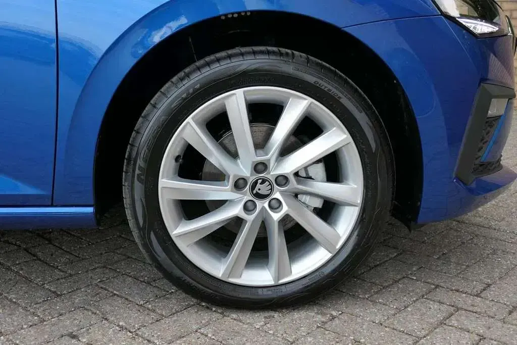 New Skoda Scala SE L 113 HP (83 kW) 2026 Blue Hatchback