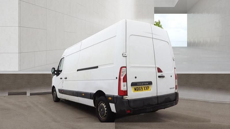 Used Renault Master Business 2020 White MPV