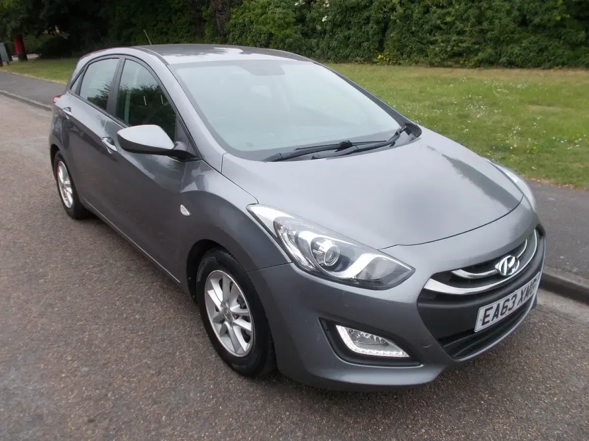Used Hyundai i30 Active 100 HP (73 kW) 2013 Grey Hatchback