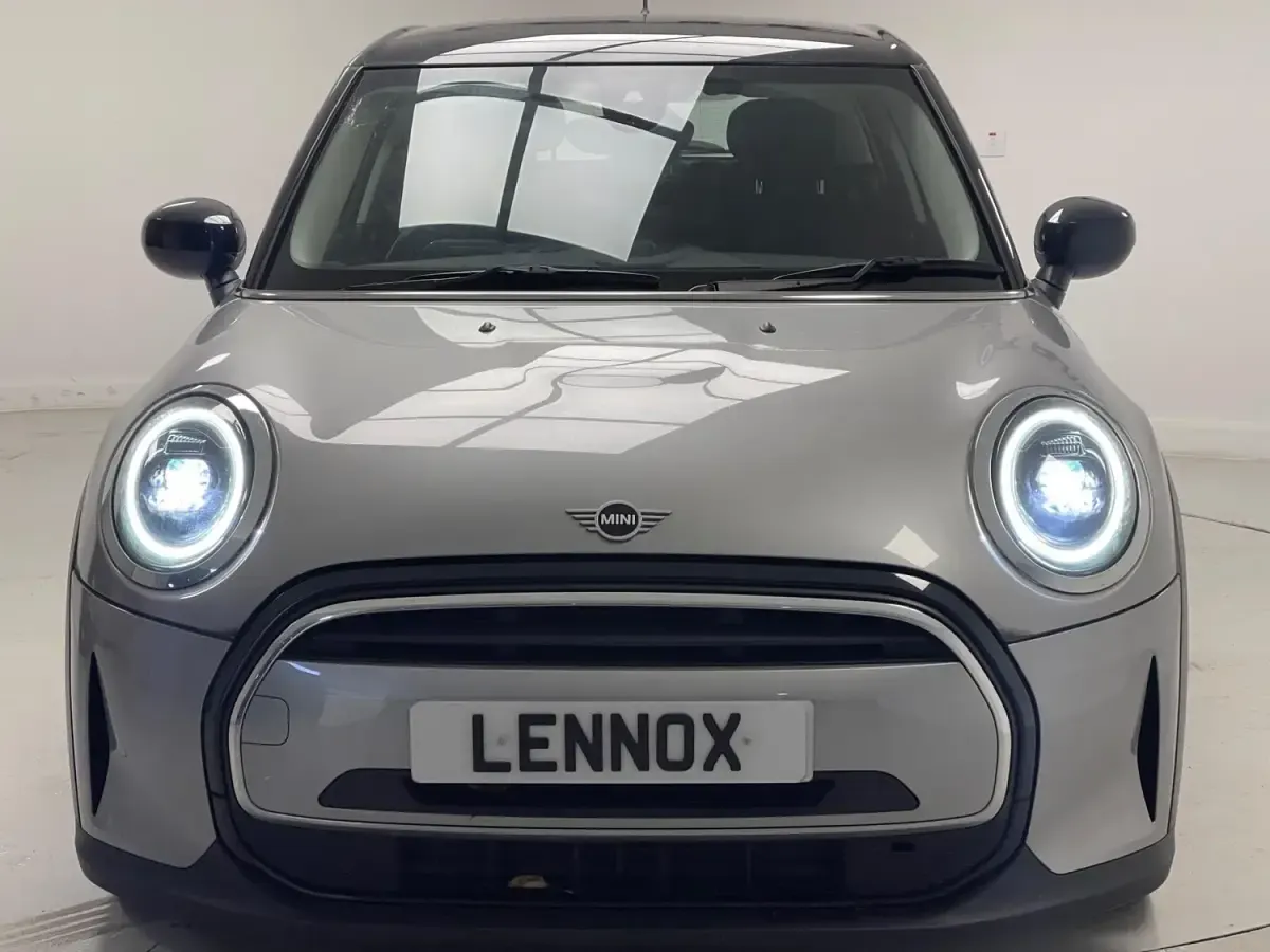 Begagnad Mini Cooper Comfort 2023 Silver Halvkombi