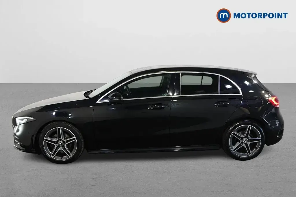 Second-hand Mercedes A180 Executive 136 CP (100 kW) 2021 Negru Hatchback