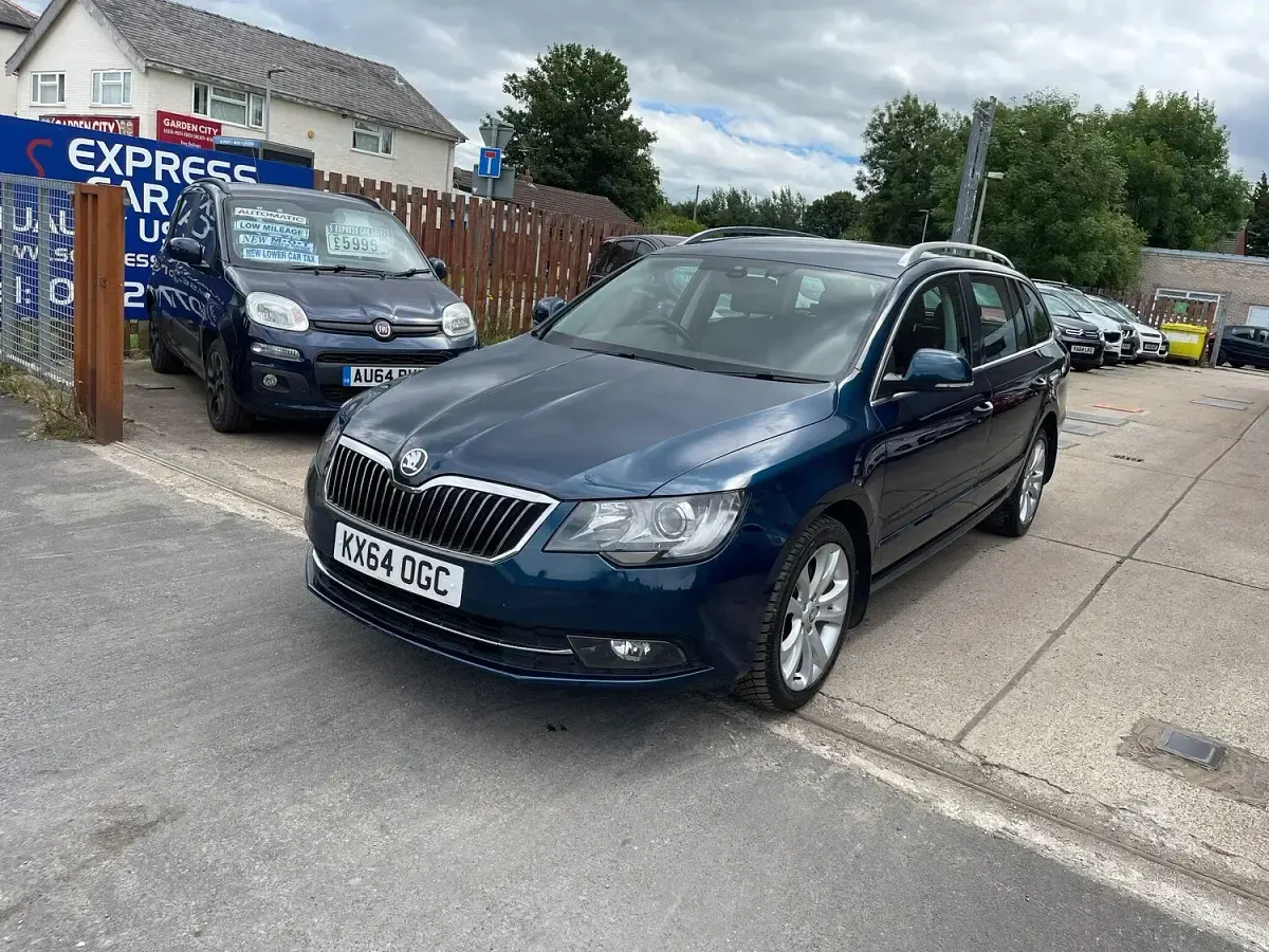Used Skoda Superb SE 170 HP (125 kW) 2014 Blue Estate