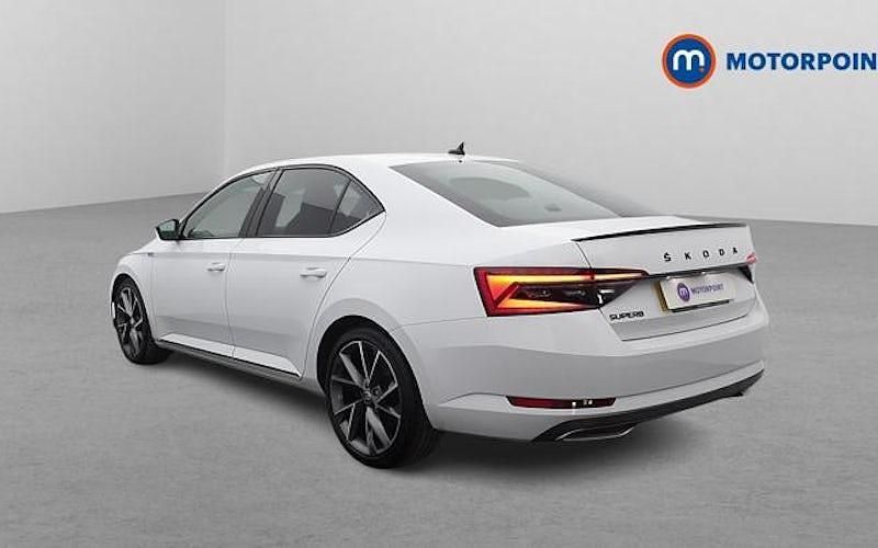 Used Skoda Superb SportlinePlus 190 HP (139 kW) 2023 White Hatchback