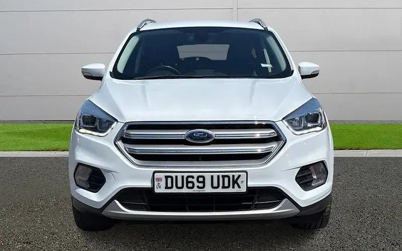 Used Ford Kuga Titanium 150 HP (110 kW) 2019 White SUV
