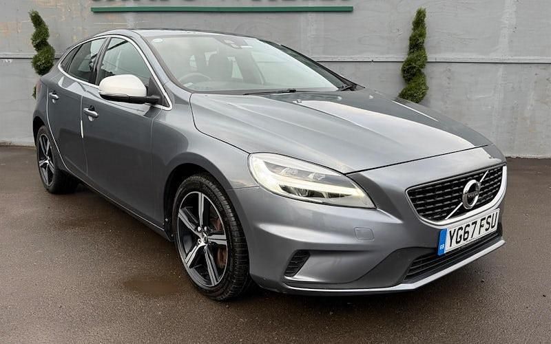 Begagnad Volvo V40 R-Design 122 HK (89 kW) 2019 Halvkombi