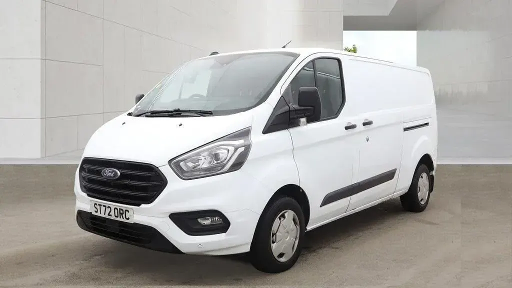 Usado Ford Transit Custom Trend 130 CV (95 kW) 2022 Blanco Van
