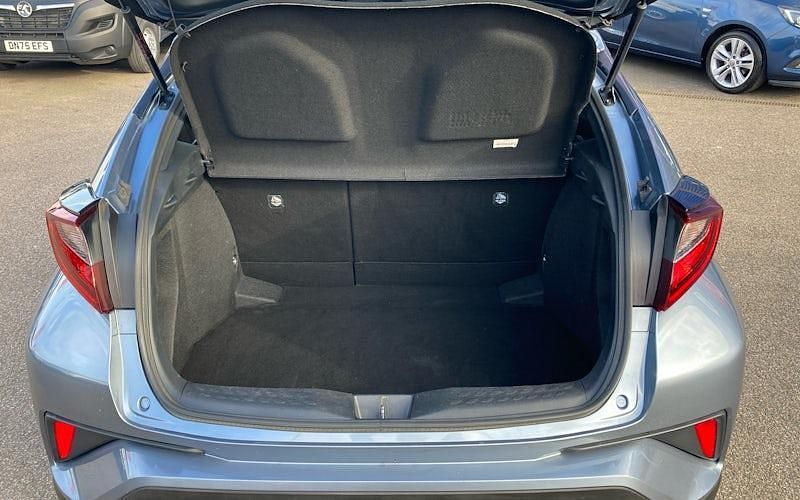 Used Toyota C-HR 122 HP (89 kW) 2023 SUV