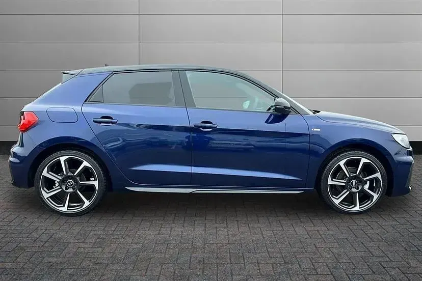 Novo Audi A1 Black Edition 116 HP (85 kW) 2026 Azul SUV