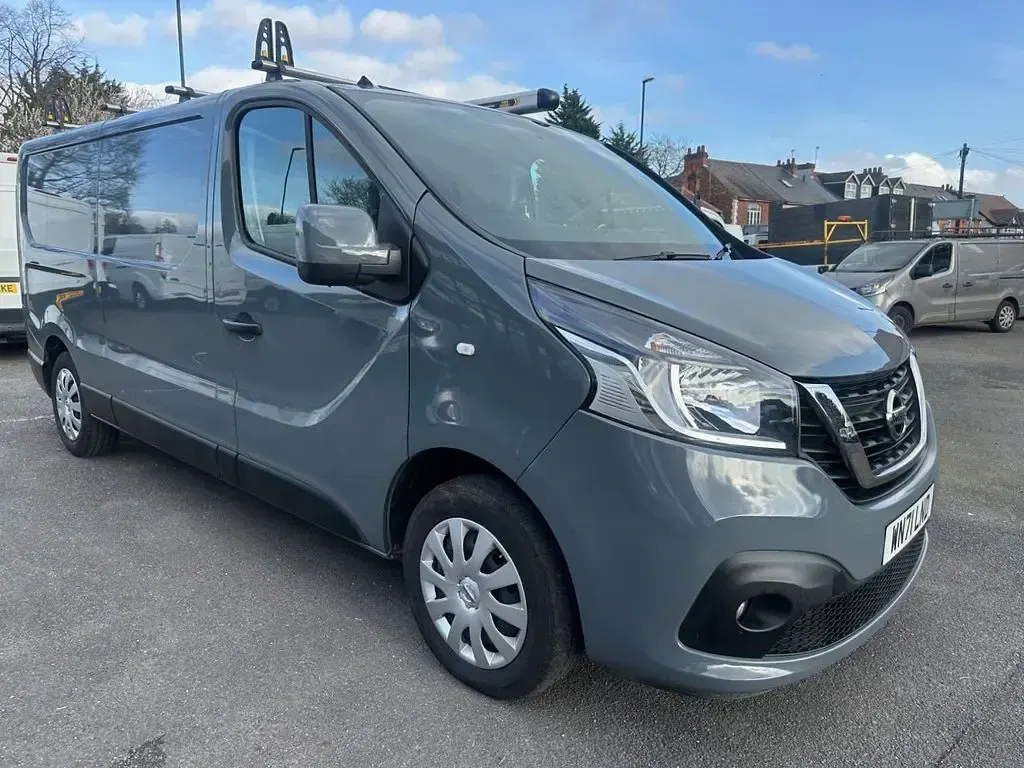 Used Nissan NV300 Acenta 120 HP (88 kW) 2021 Grey Van