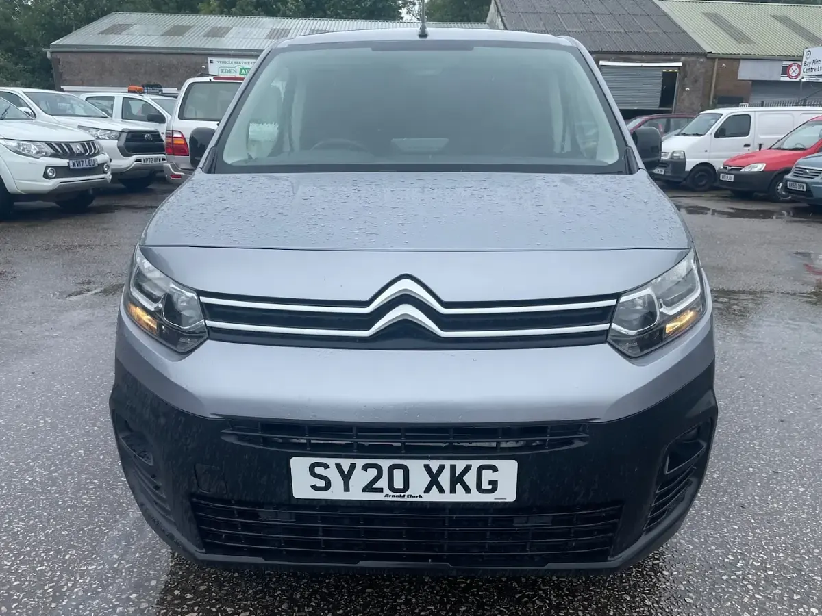 Used Citroën Berlingo Start 75 HP (55 kW) 2020 Grey MPV
