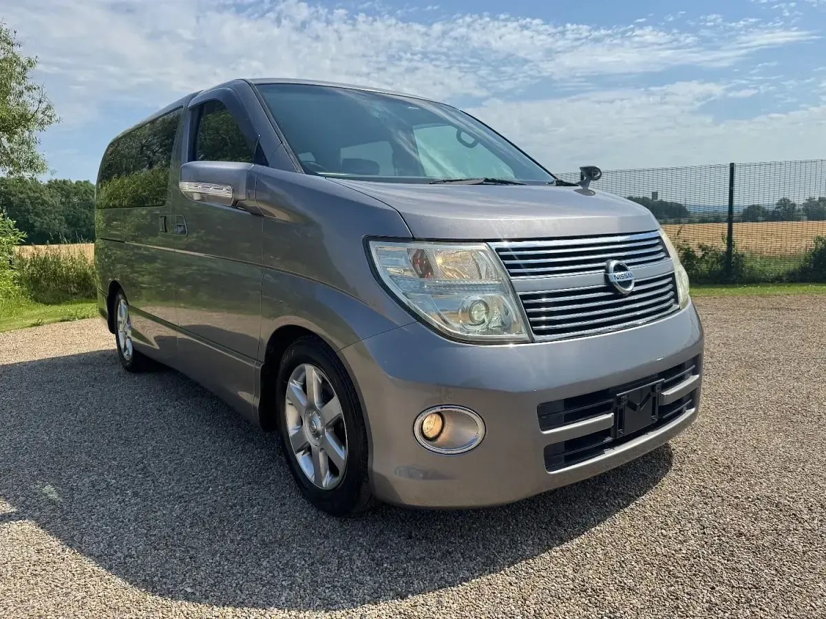Used Nissan Elgrand Premium Edition 2009 Silver MPV