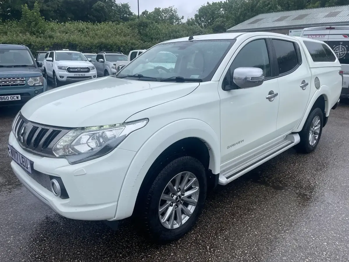 Used Mitsubishi L200 2017 White Pickup