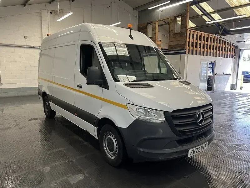 Used Mercedes Sprinter Progressive 150 HP (110 kW) 2022 White Van