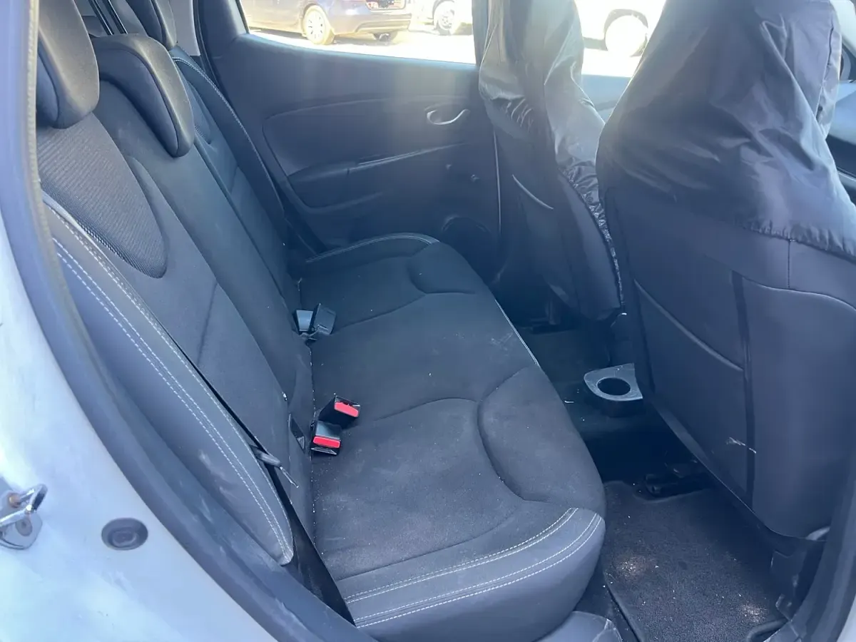 Used Renault Clio Dynamique 2017 White Hatchback