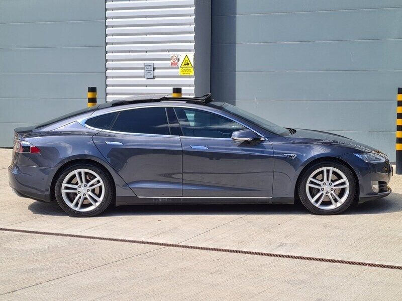 Used Tesla Model S 311 kW (423 HP) 2016 Silver Hatchback