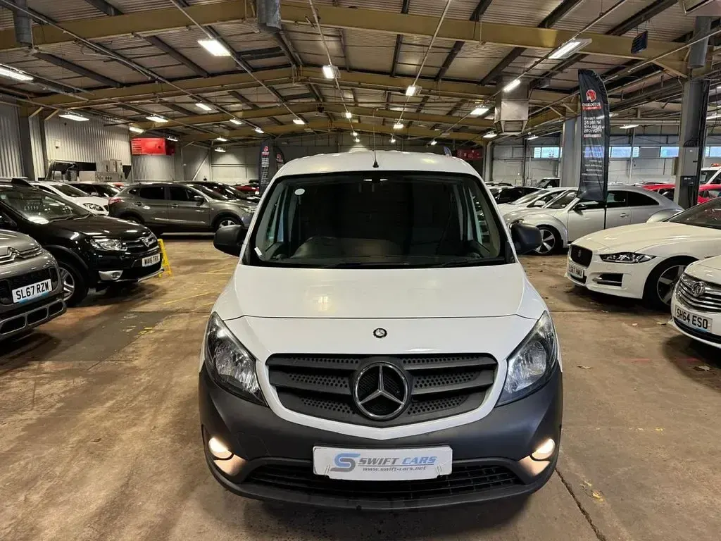 Used Mercedes Citan 109 90 HP (66 kW) 2018 White MPV