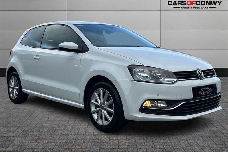 Used VW Polo Match 60 HP (44 kW) 2016 White Hatchback