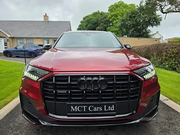 Used Audi Q7 Black Edition 286 HP (210 kW) 2021 Red SUV