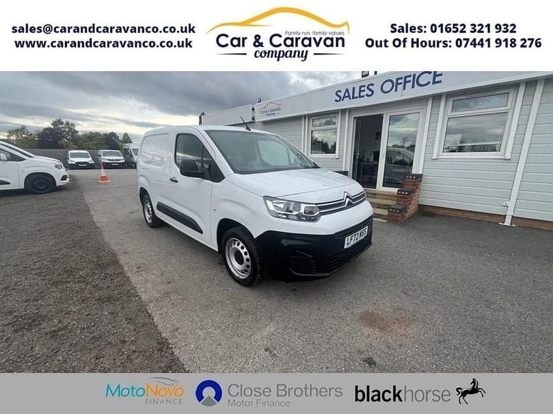 White Used 2023 Citroën Berlingo MPV | £7,880 (Super price) - Image 1/4