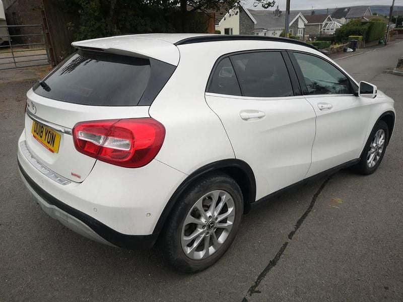 Used Mercedes GLA200 SE 136 HP (100 kW) 2018 White SUV