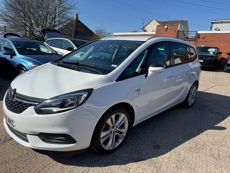 Used Vauxhall Zafira Tourer SRi 170 HP (125 kW) 2016 White MPV
