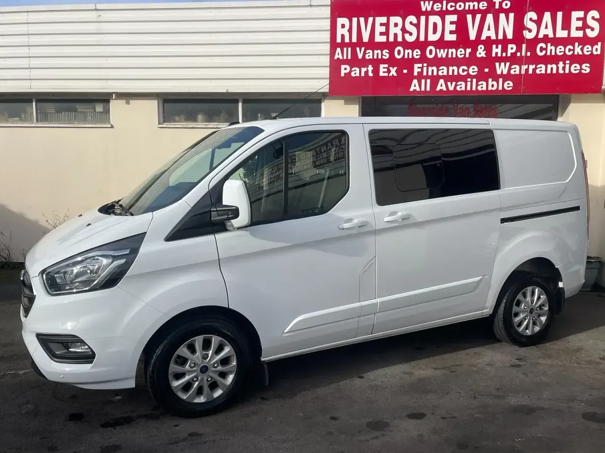 Used Ford Transit Custom Limited 130 HP (95 kW) 2023 White Van