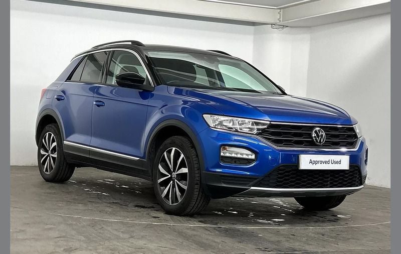Blue Used 2020 VW T-Roc Design SUV | £14,795 (Fair price) - Image 1/4