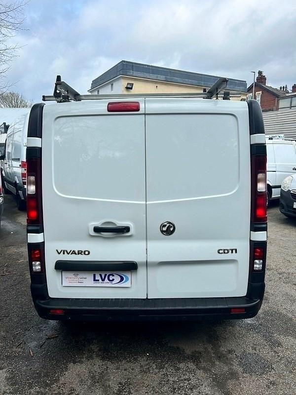 Second-hand Vauxhall Vivaro 2014 Alb Monovolum