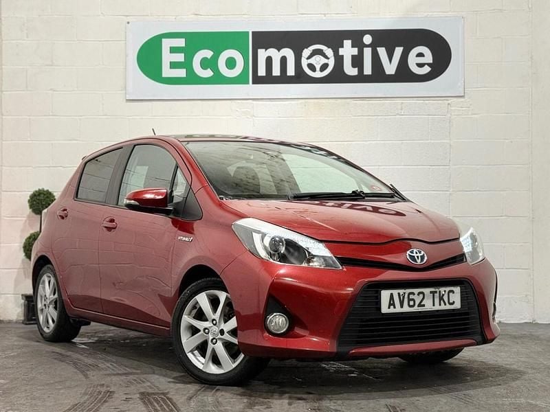 Red Used 2012 Toyota Yaris Hybrid Hatchback | £5,995 - Image 1/4