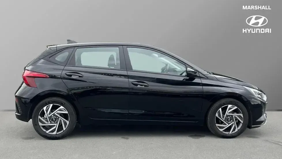 Used Hyundai i20 Advanced 100 HP (73 kW) 2025 Black Hatchback