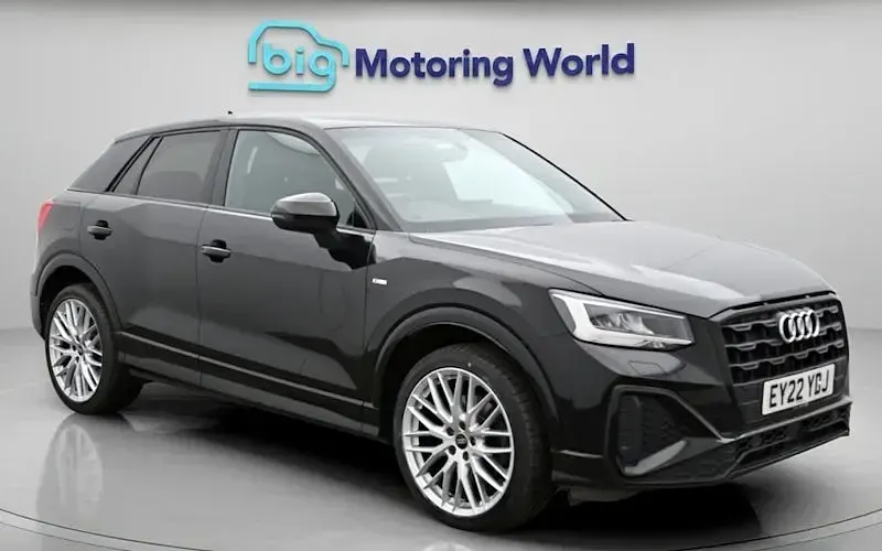 Usado Audi Q2 Black Edition 110 CV (80 kW) 2024 SUV
