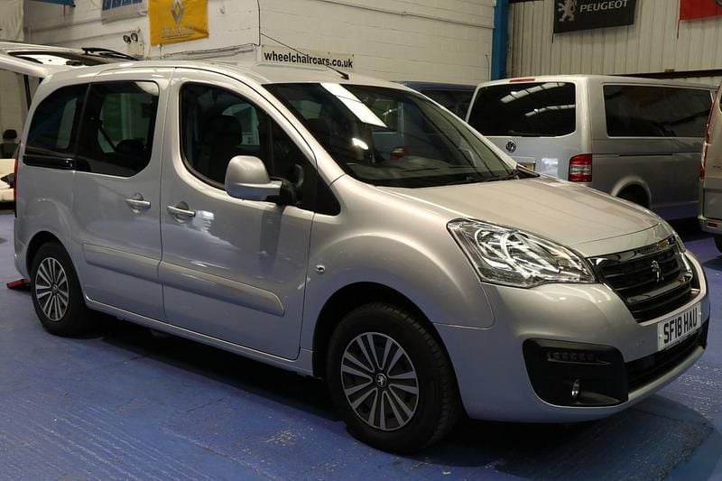 Used Peugeot Partner Tepee Active 98 HP (72 kW) 2018 Silver MPV