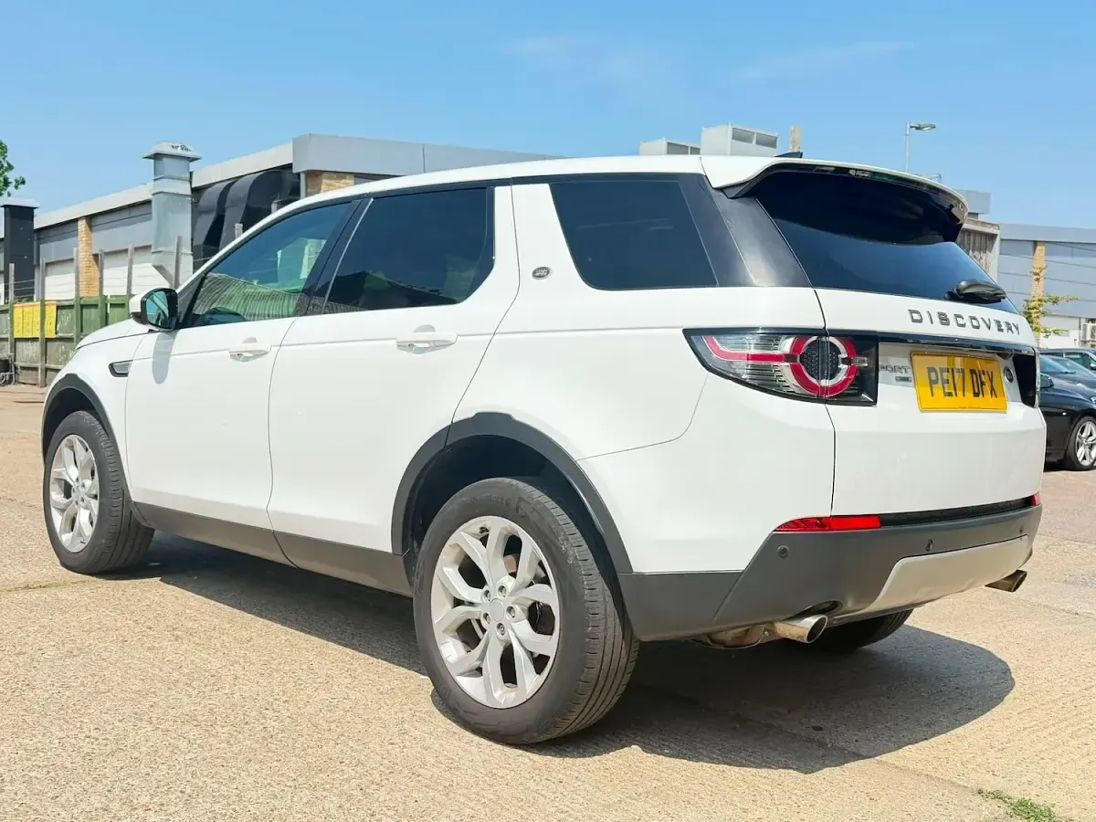 Used Land Rover Discovery 5 HSE 2017 White SUV