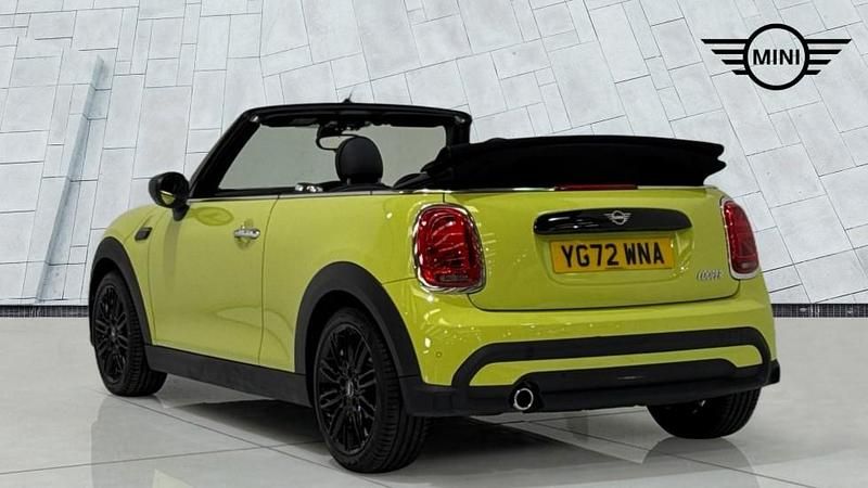 Used Mini Cooper Exclusive 134 HP (98 kW) 2023 Yellow Hatchback