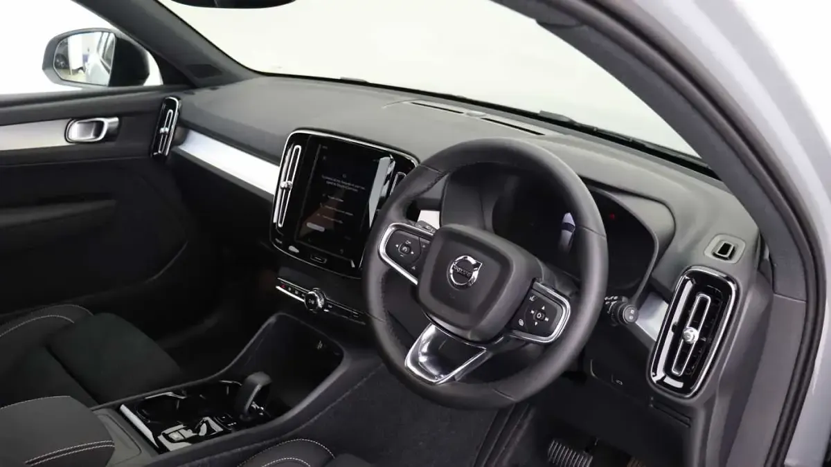 Used Volvo XC40 Plus 163 HP (119 kW) 2026 SUV